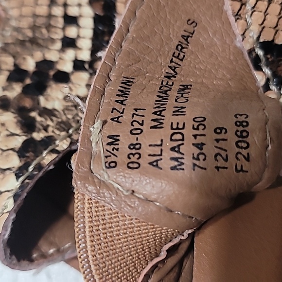 Arizona Jean Co Reptile Print Sandals Size 6.5 - Picture 7 of 7